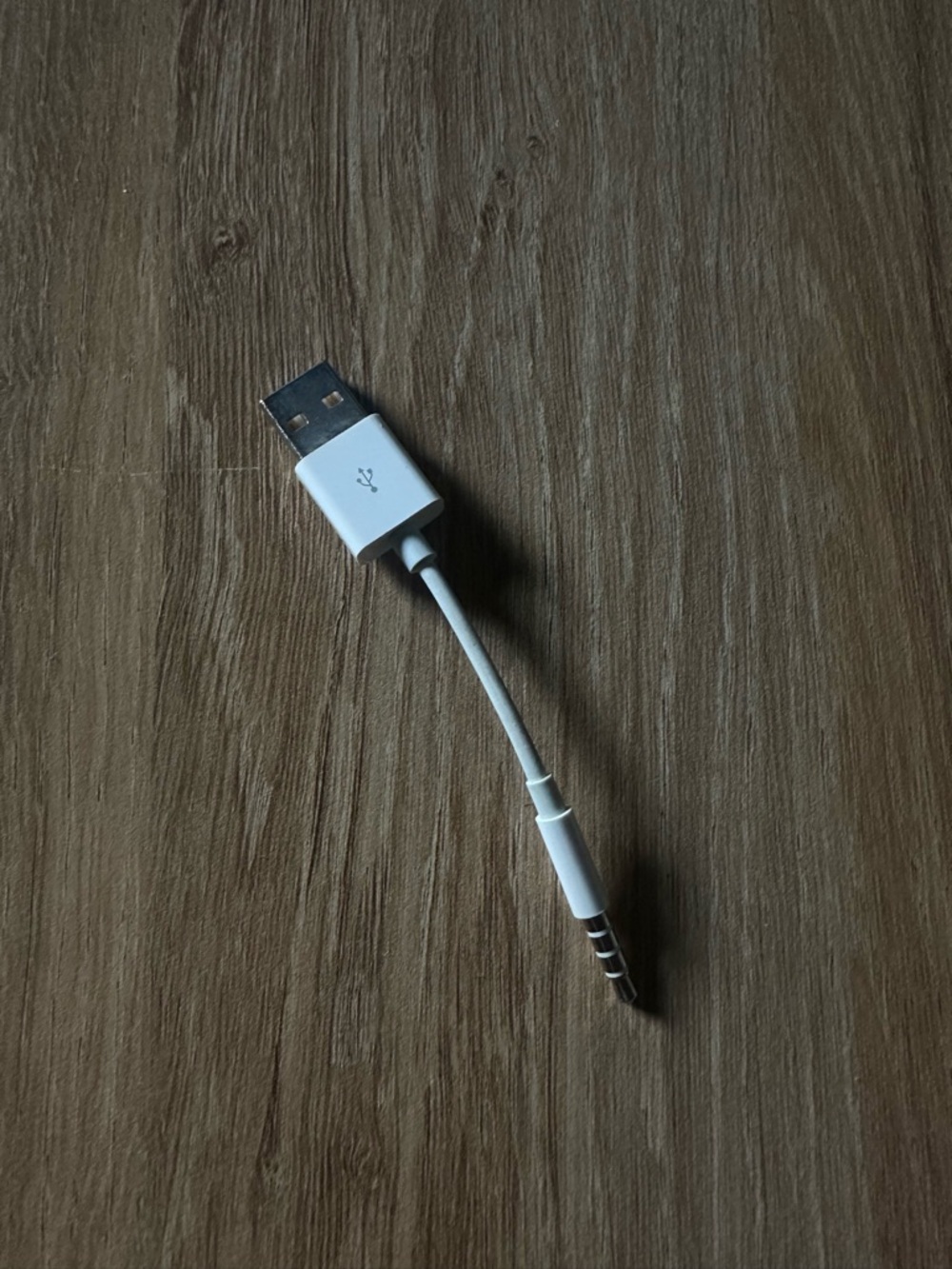 Apple iPod Shuffle Charger Cable, 3.5mm Audio Jack to USB Sync & Charge Lead